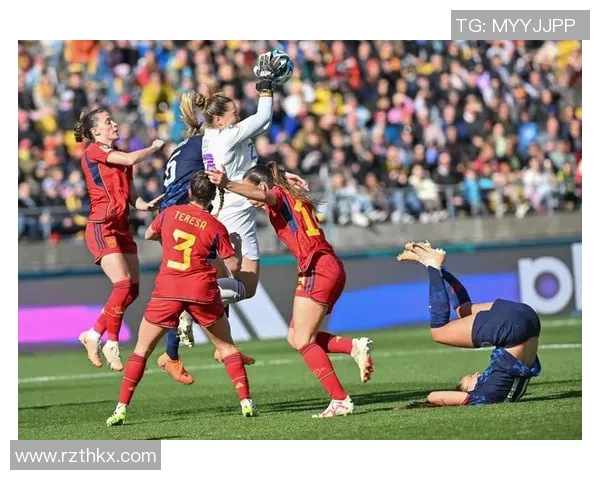 2014年世界杯经典对决荷兰与西班牙高清视频回顾与精彩瞬间分析 2014年世界杯经典对决荷兰与西班牙高清视频回顾与精彩瞬间分析