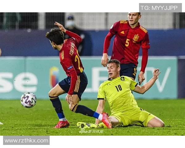 意大利与捷克在欧青赛激战正酣谁能笑到最后 意大利与捷克在欧青赛激战正酣谁能笑到最后