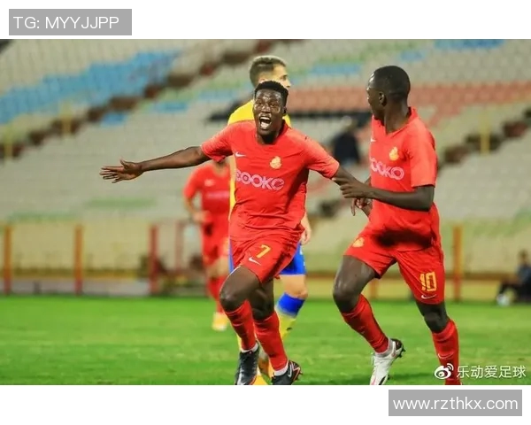 海法夏普尔与夏拿的精彩对决揭示足球战术与团队合作的魅力 海法夏普尔与夏拿的精彩对决揭示足球战术与团队合作的魅力