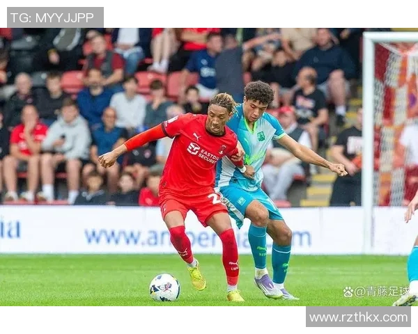 温布尔登与莱顿的激烈对决揭示足球战术的深层次博弈与精彩瞬间 温布尔登与莱顿的激烈对决揭示足球战术的深层次博弈与精彩瞬间