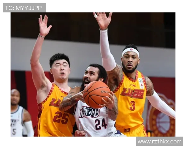 浙江队与青岛队激战正酣比赛结果揭晓引发球迷热议 浙江队与青岛队激战正酣比赛结果揭晓引发球迷热议