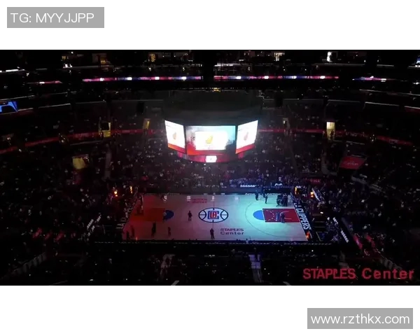 湖人对决快船深圳赛场激情四溢球迷期待精彩对抗与巅峰对决 湖人对决快船深圳赛场激情四溢球迷期待精彩对抗与巅峰对决