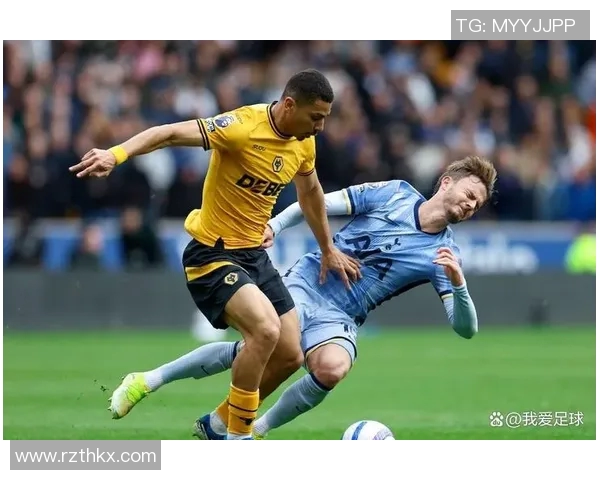 狼队与热刺激战正酣比分悬念迭起球迷热情高涨全场精彩瞬间回顾 狼队与热刺激战正酣比分悬念迭起球迷热情高涨全场精彩瞬间回顾