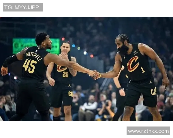 篮网对决骑士NBA直播精彩瞬间全程回顾与分析 篮网对决骑士NBA直播精彩瞬间全程回顾与分析