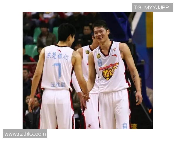 朱芳雨与科比的巅峰对决：篮球传奇的荣耀与激情碰撞