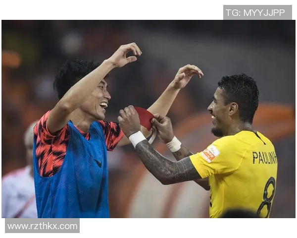 武汉卓尔迎战广州恒大全力争胜展现球队实力与拼搏精神