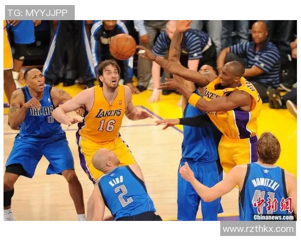 湖人对决小牛竞彩分析与预测全方位解读比赛走势与球员表现 湖人对决小牛竞彩分析与预测全方位解读比赛走势与球员表现