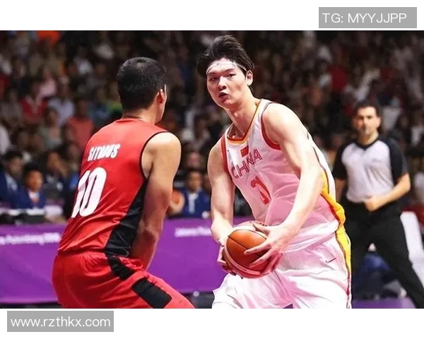 王哲林的篮球之路：从新星崛起到国家队核心的奋斗历程与成就分析