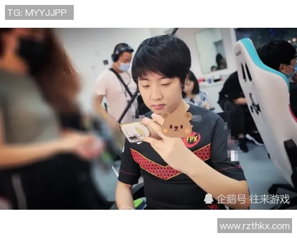 DOTA2热议焦点FPX战术争议引发玩家热烈讨论与反思